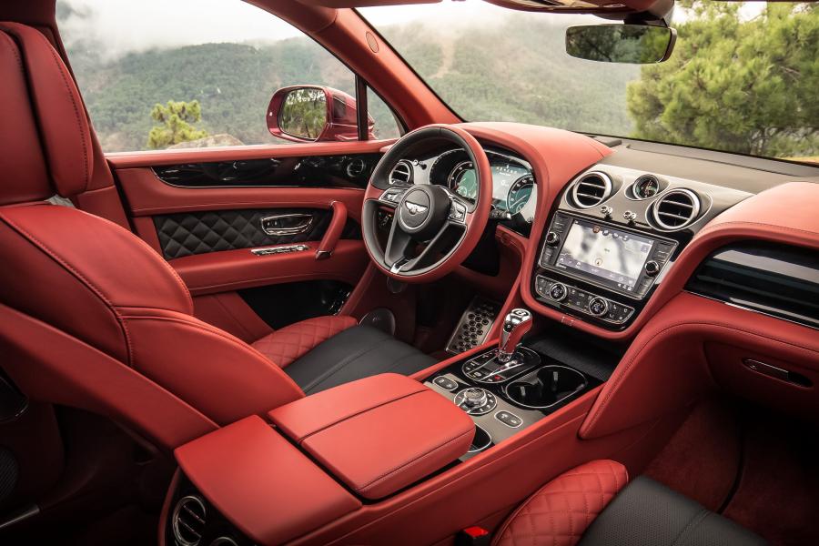 Интерьер Bentley Bentayga Diesel 2016 года  (WW) (фото 2 из 107)